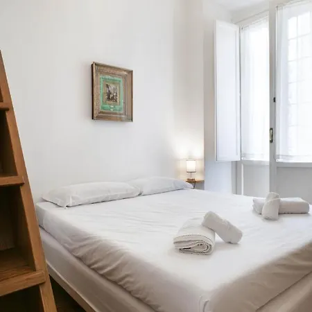 Trevi Fountain Apartament